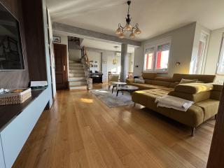 Nekretnine - Stanovi - 4-КОМНАТНАЯ КВАРТИРА, 100 м²