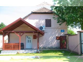 Nekretnine - Kuće, vikendice i vile - Kuća u Bačkoj Topoli, Srbija, 70 m²