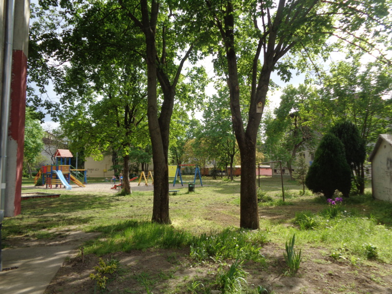 Nekretnine - Stanovi i apartmani - Izdajem stan