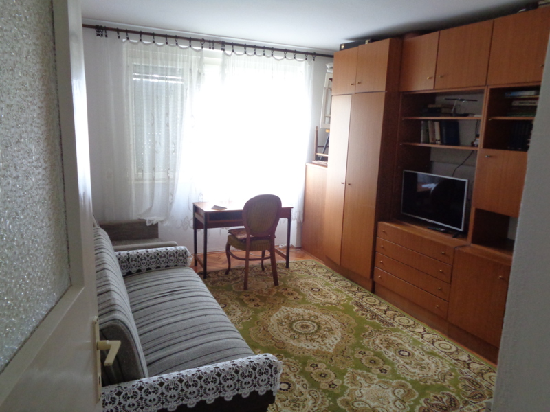 Nekretnine - Stanovi i apartmani - Izdajem stan