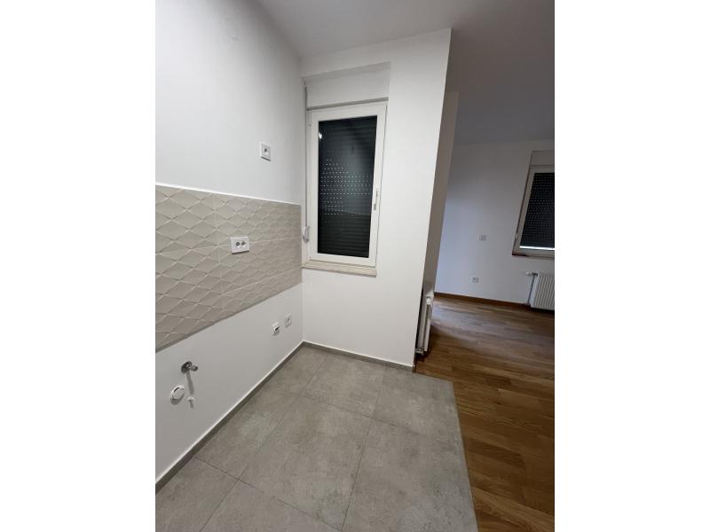 Недвижимость - Квартиры - 2-КОМНАТНАЯ КВАРТИРА, 42 м²