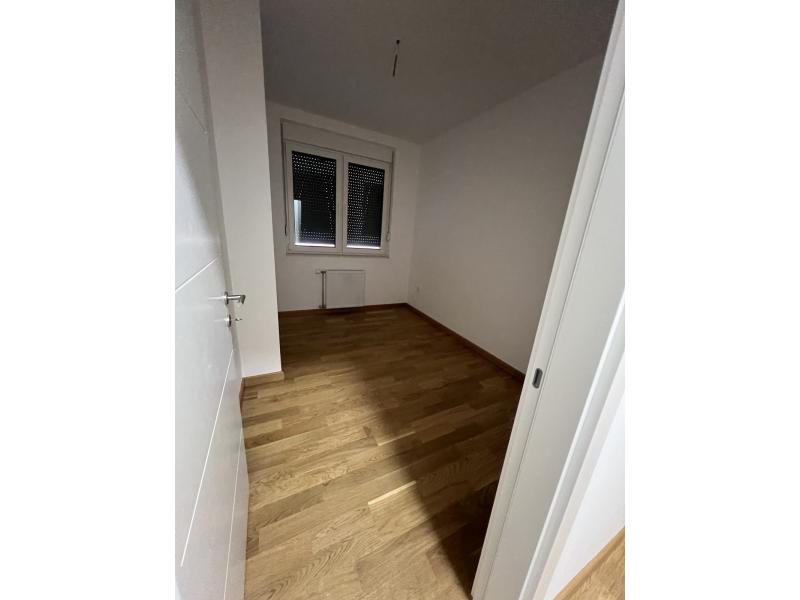 Недвижимость - Квартиры - 2-КОМНАТНАЯ КВАРТИРА, 42 м²