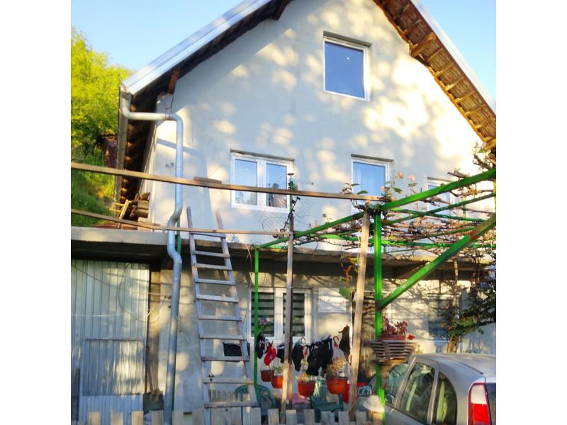 Nekretnine - Kuće, vikendice i vile - Kuća u selu Golubinje, 150 m²