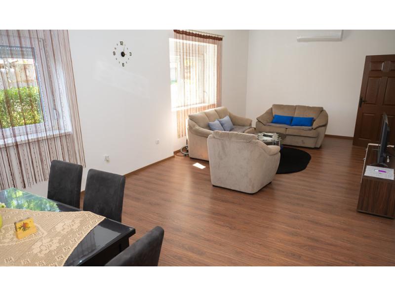 Nekretnine - Kuće, vikendice i vile - Kuća u Bačkoj Topoli, Srbija, 70 m²