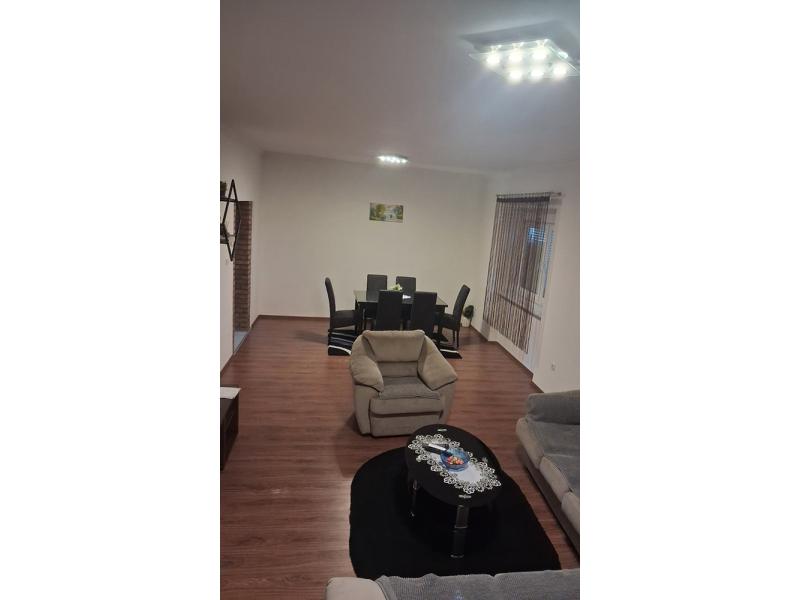 Nekretnine - Kuće, vikendice i vile - Kuća u Bačkoj Topoli, Srbija, 70 m²