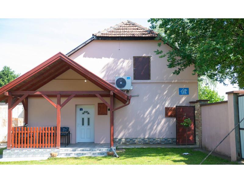 Nekretnine - Kuće, vikendice i vile - Kuća u Bačkoj Topoli, Srbija, 70 m²