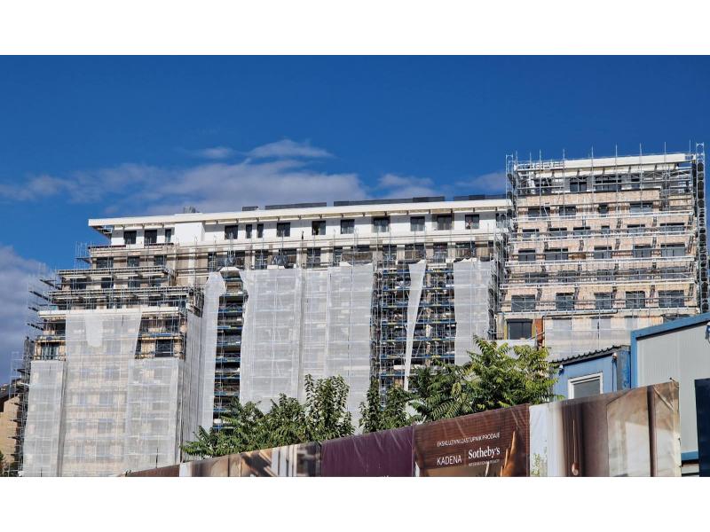 Nekretnine - Stanovi i apartmani -  Prodaje se 2.0 lux stan od 46 kvm na Banovom brdu